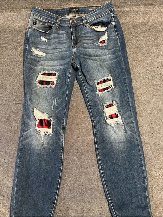 Judy Blue Denim - Judy Blue Women's Blue Skinny Jeans with Red Plaid Patch Detail